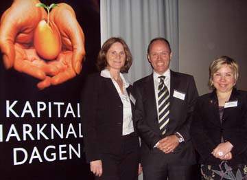 Jan Lundin flankerad av Ylva Folin och Linda Ylivainio pa Kapitalmarknadsdagen Jan Lundin flankerad av Ylva Folin och Linda Ylivainio pa Kapitalmarknadsdagen
